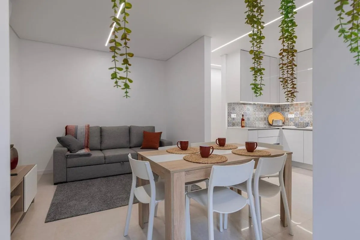 New Apartment By The Metro Lisbon 0*,
