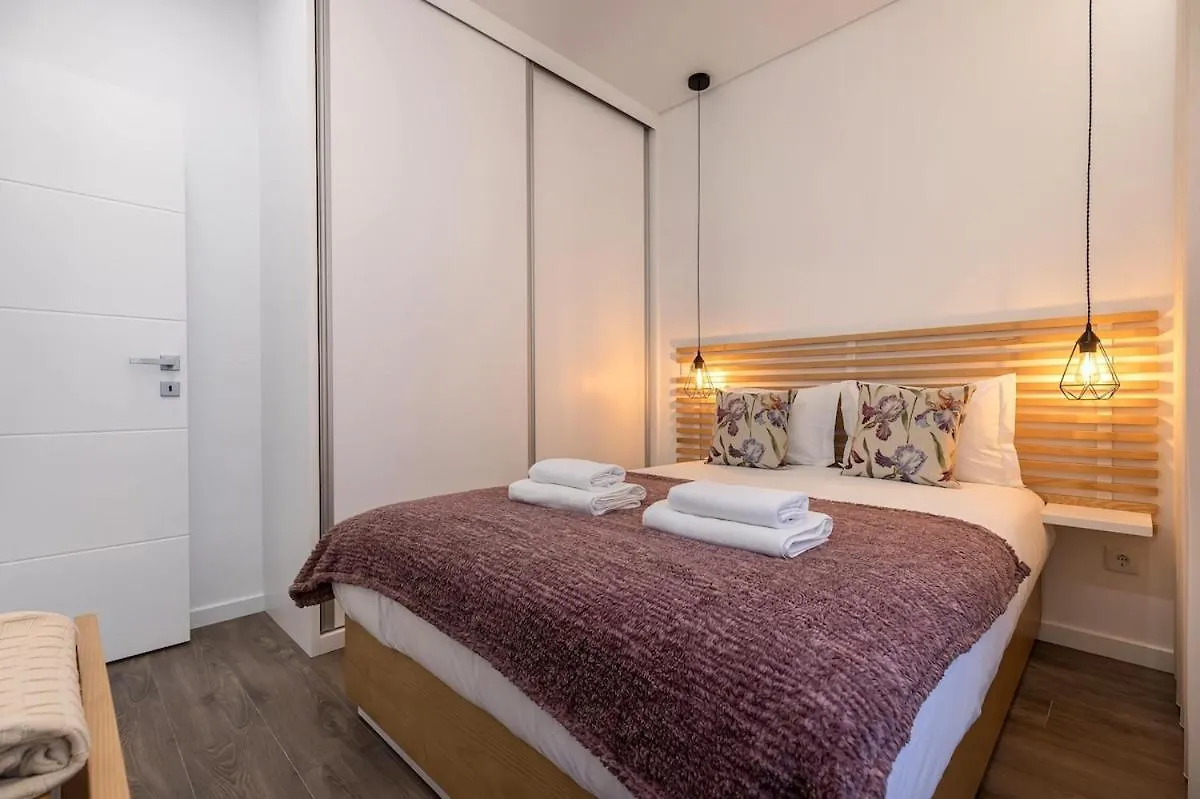 New Apartment By The Metro Lisbon