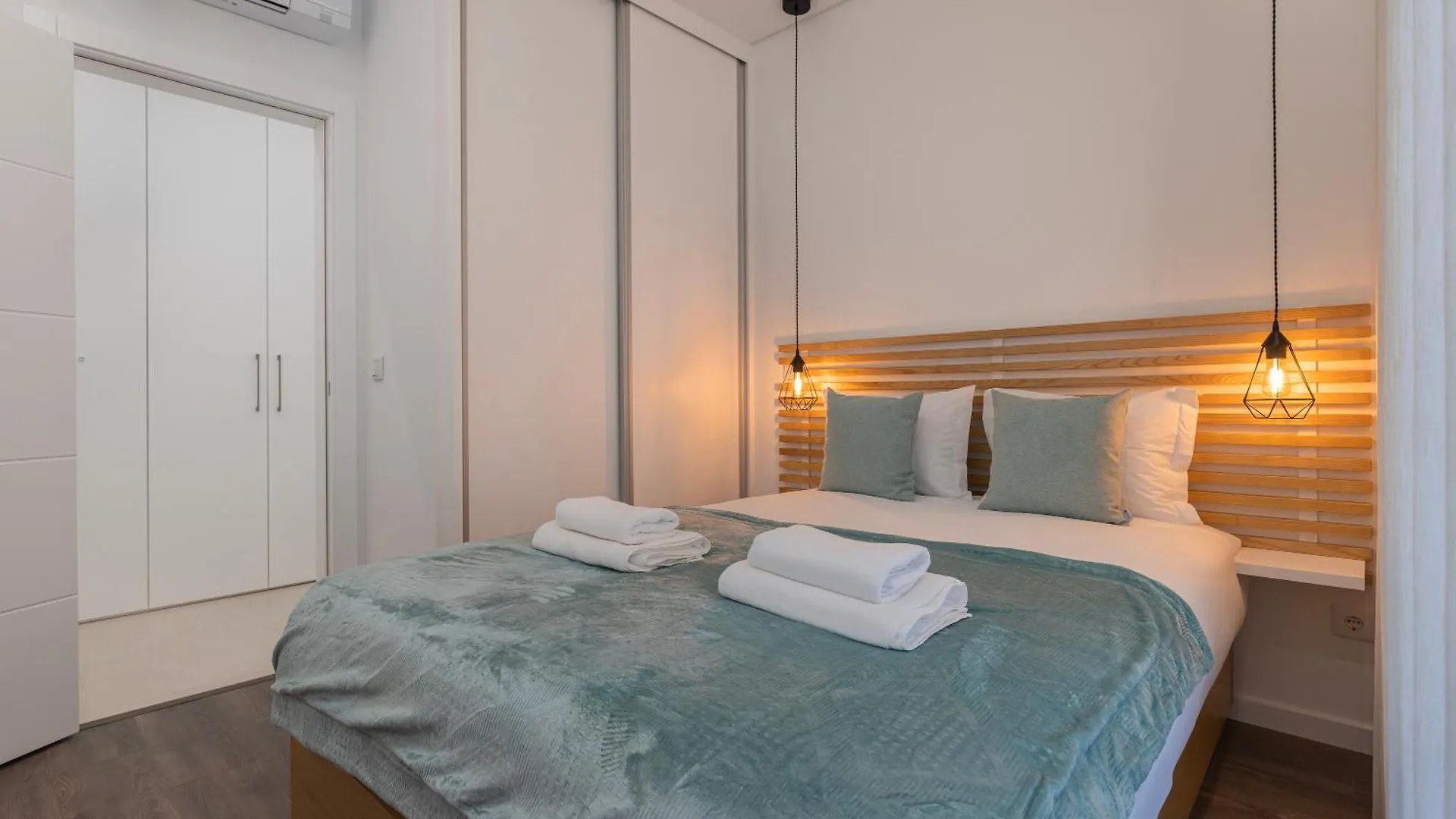New Apartment By The Metro Lisbon Portugal